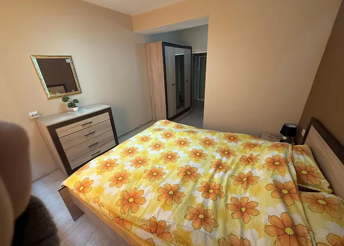 Apparent On The Main Street Apartment *