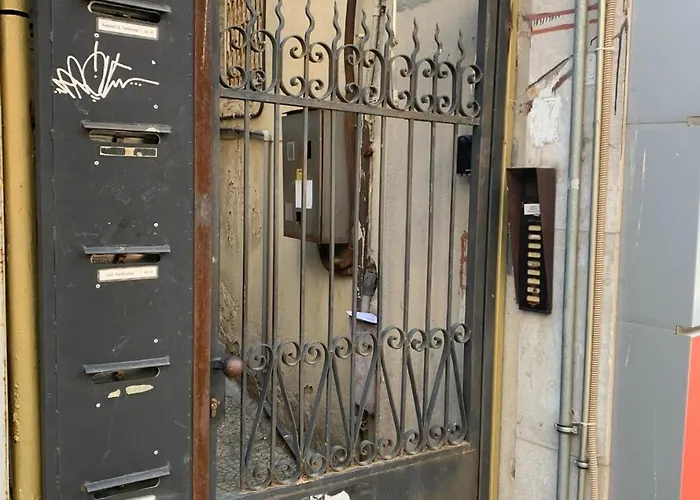 Apparent On The Main Street * Warna